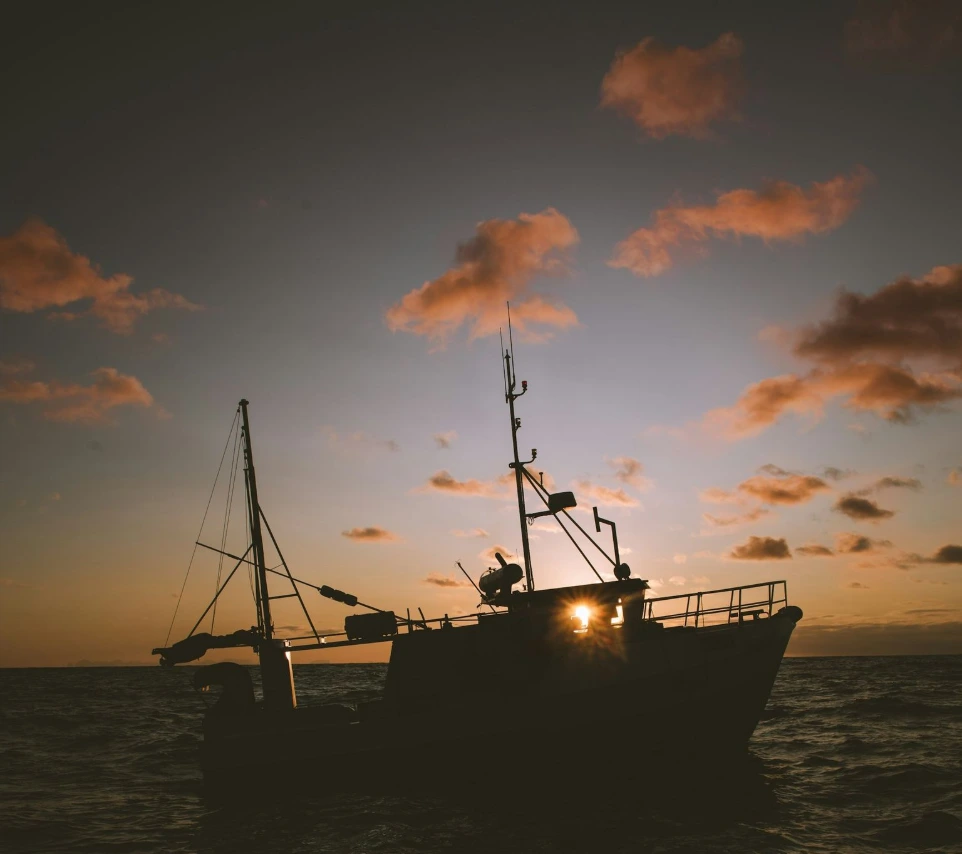 silhoette of sailing boat